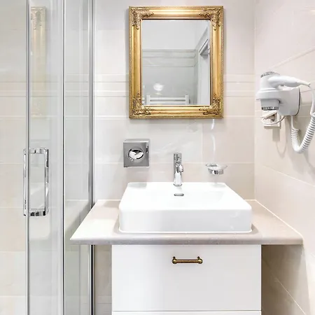 アパート Pod Baranem